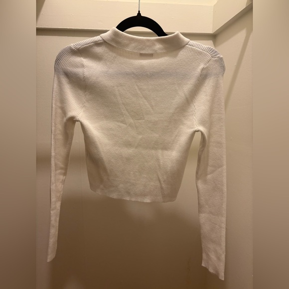Cropped Ribbed White Collared Sweater - Picture 4 of 4